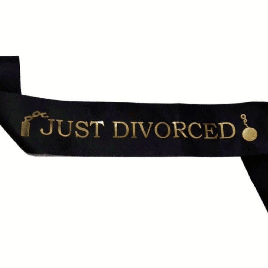Парти лента „Just Divorced“ – 10×160 см черна