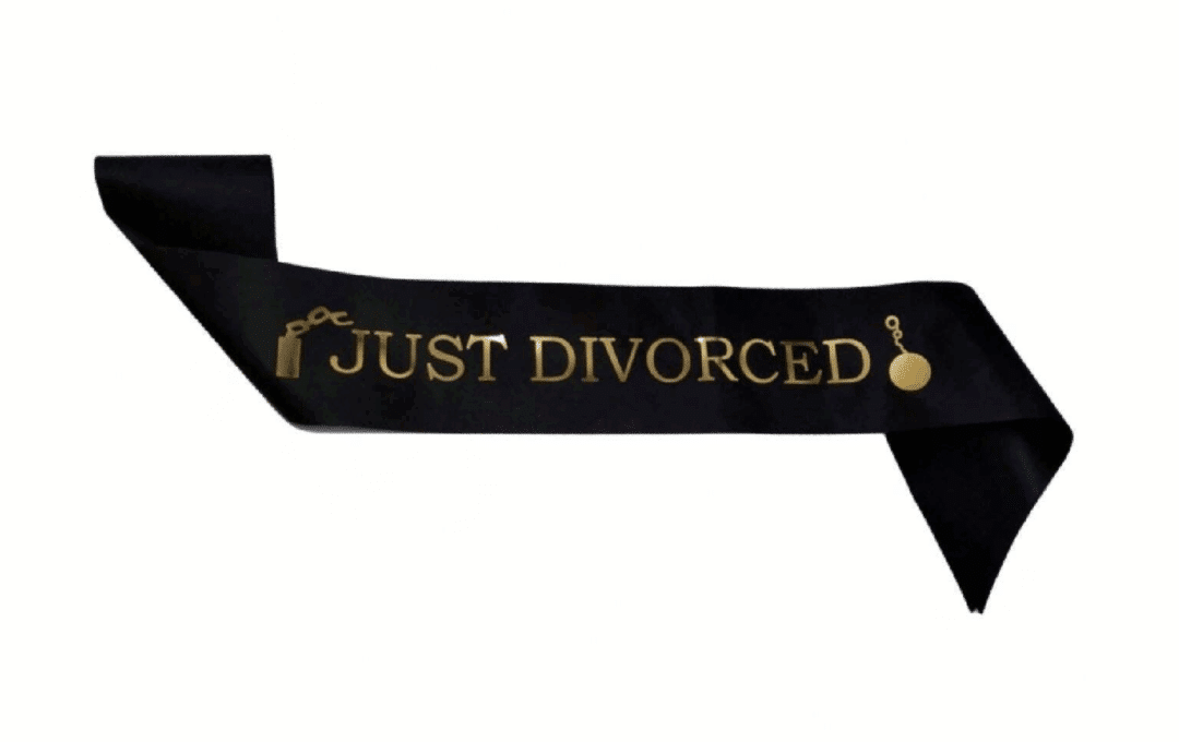 Парти лента „Just Divorced“ – 10×160 см черна