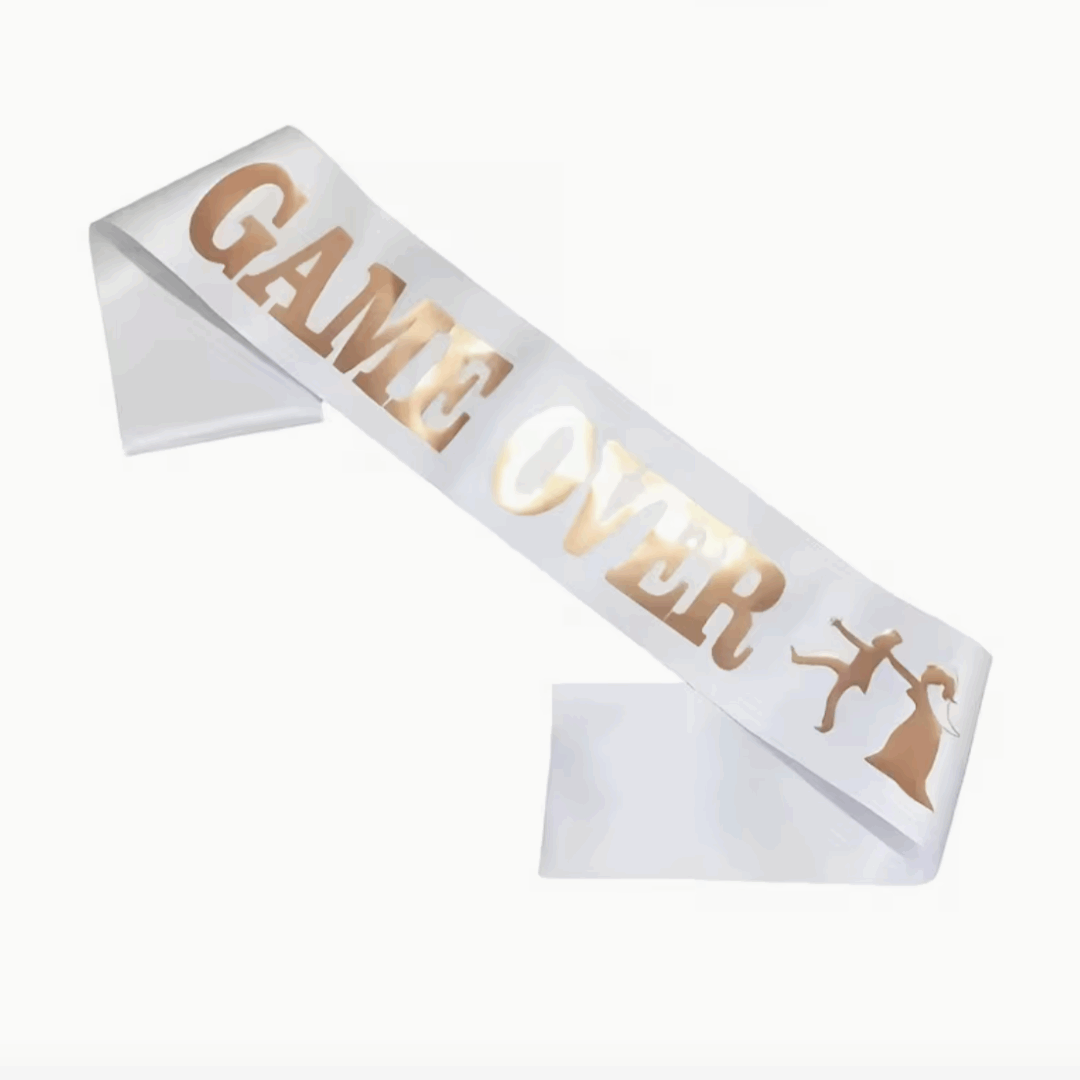 Парти лента „GAME OVER“ за моминско или ергенско парти – 80 см сатен