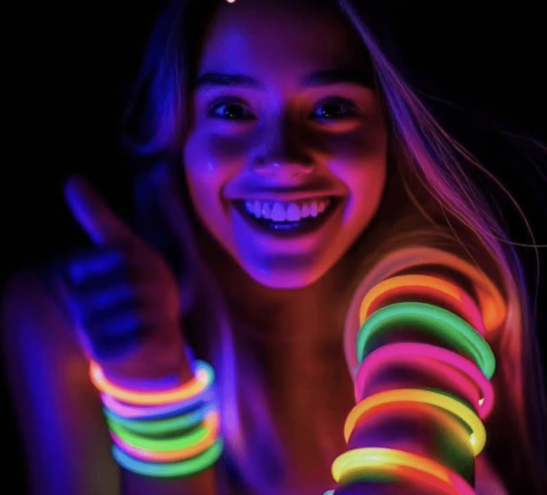 Светещи Пръчки за Парти – 100 бр., Многоцветни Glow Sticks